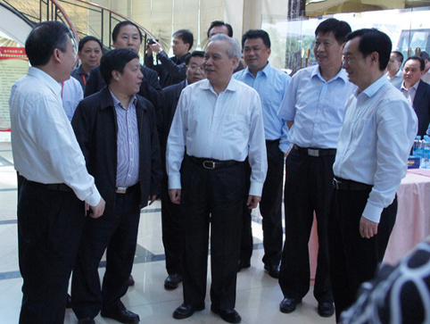 全國政協副主席、全國工商聯主席王欽敏蒞臨公司視察