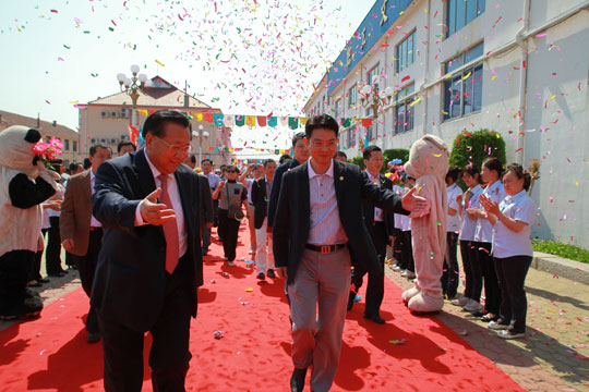 同發(fā)展，共超越，向更具成長力與戰(zhàn)斗力的行業(yè)領(lǐng)軍企業(yè)邁進